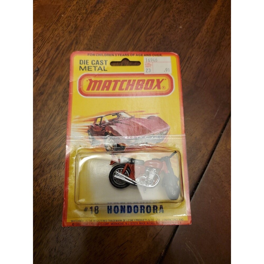 Matchbox Hondorora #18 Red Nos Carded Die Cast Motorcycle New 1980